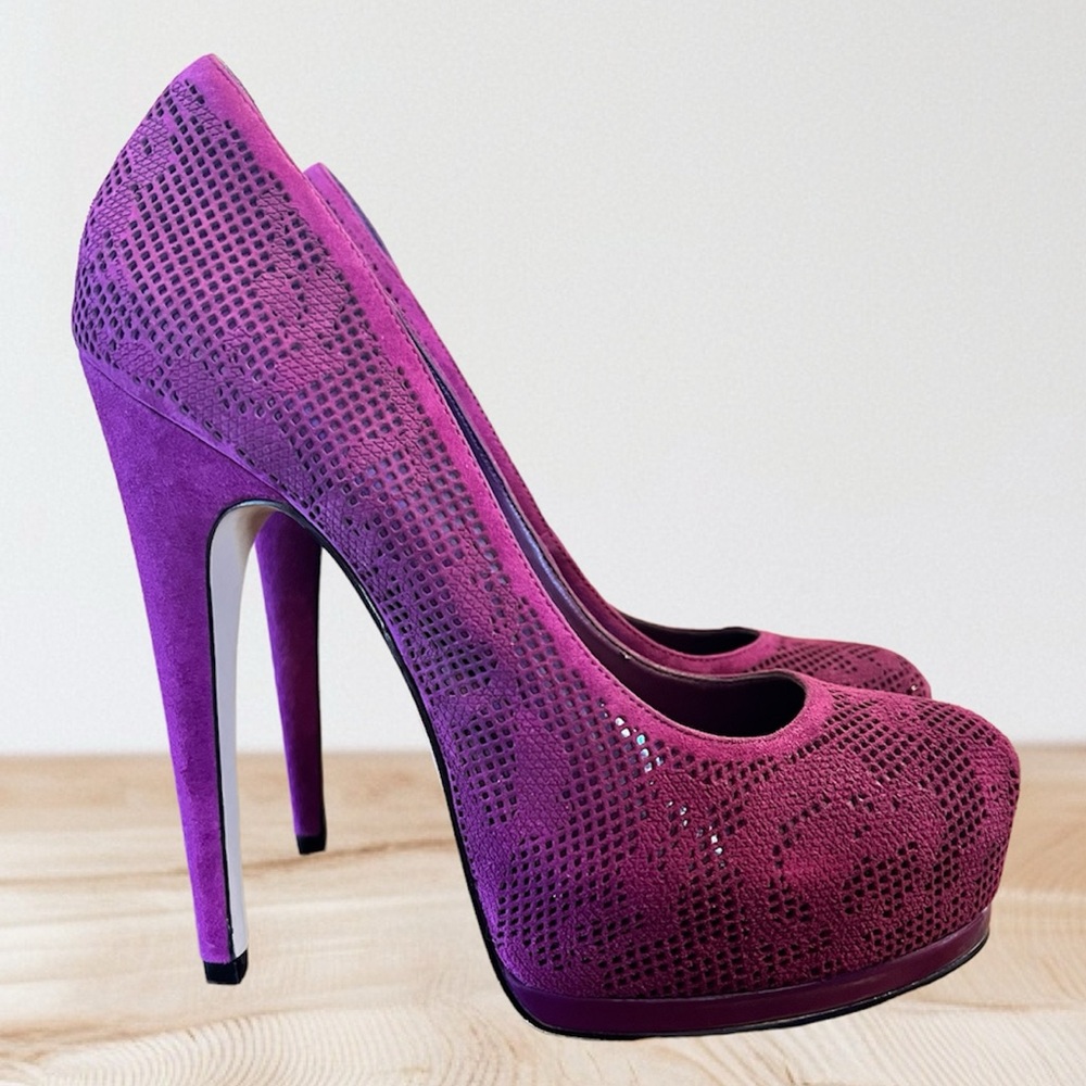 NWOB TRUTH OR DARE HEELS BY MADONNA